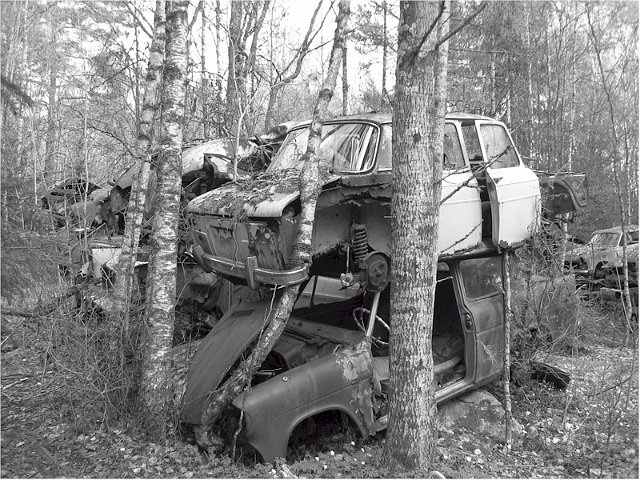 BASTNAS13.jpg - Bastns Autofriedhof in Schweden