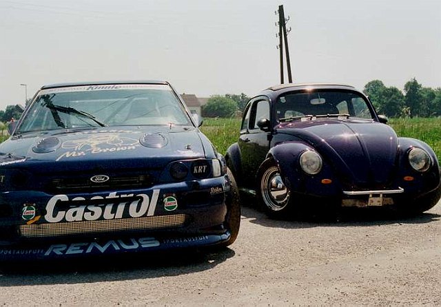 Cossi+beetle.jpg - Brezel violett mit Ford Escort Cosworth (1995)
