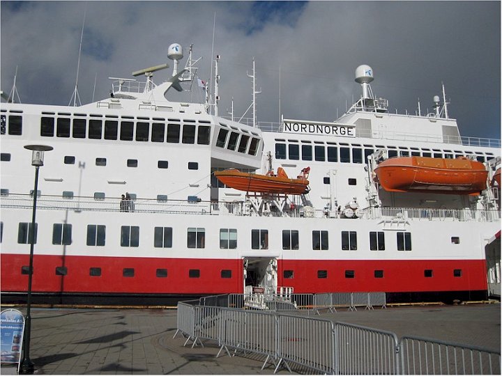 X_MELKE6.jpg - Kreuzfahrtschiff in Norwegen